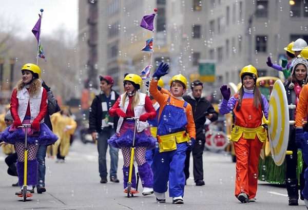 红莓苔子果酱,甜山芋,玉蜀黍;活动有:玩蔓越桔竞赛,玉米游戏,南瓜赛跑